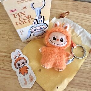 Popmart - Labubu - Pin with Love - J